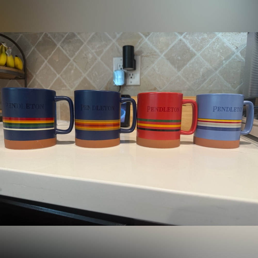 ✨Collectible Pendleton mug set of 4✨